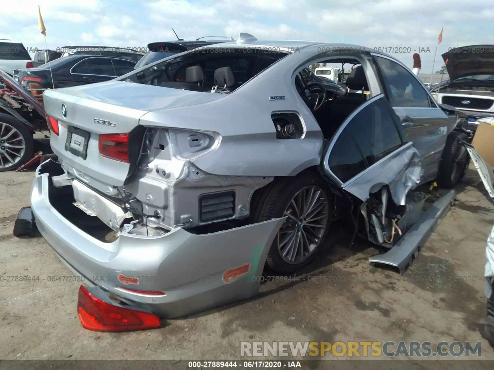 4 Photograph of a damaged car WBAJA9C53KB393638 BMW 5 SERIES 2019