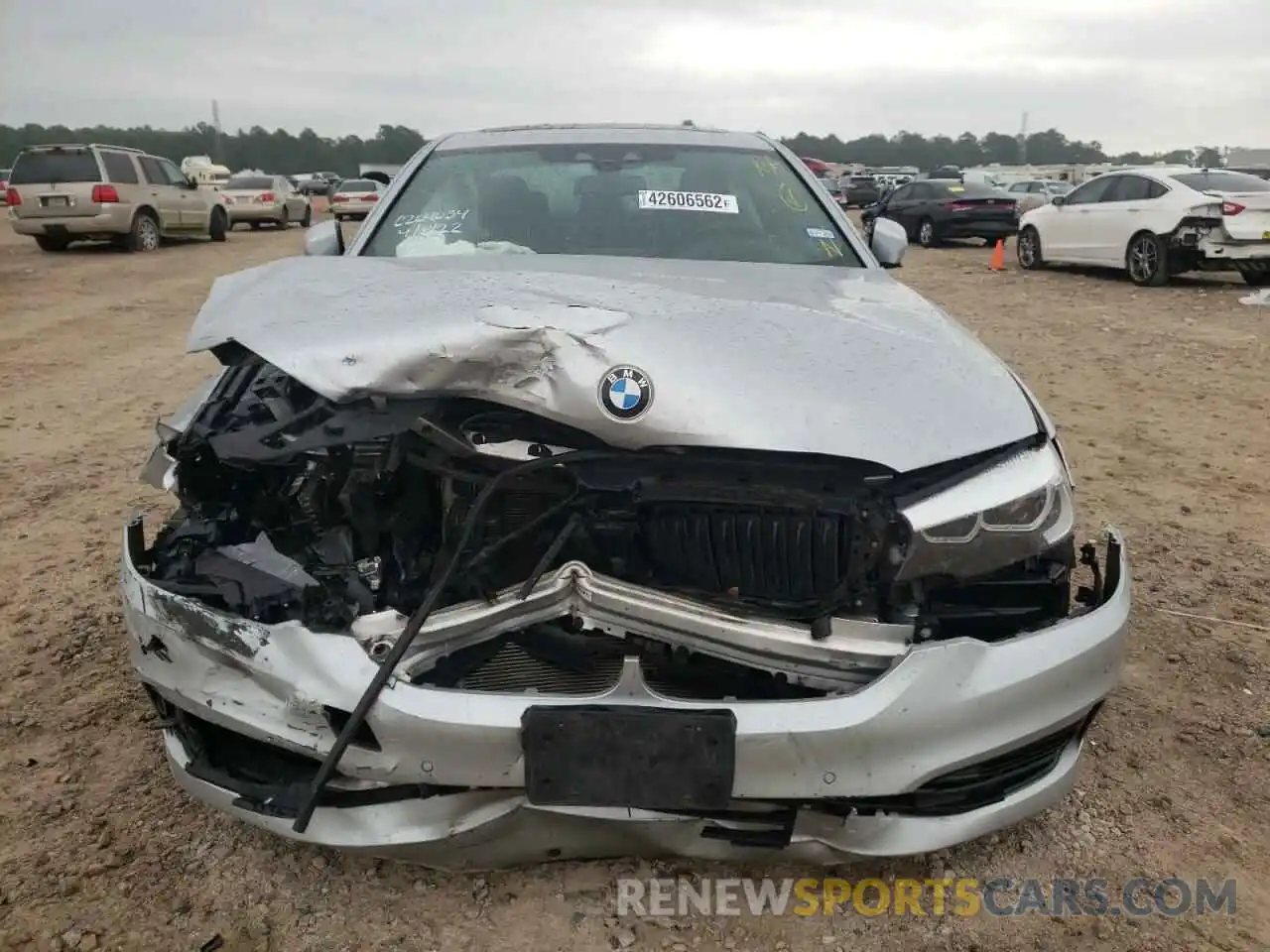 9 Photograph of a damaged car WBAJA9C54KB392787 BMW 5 SERIES 2019