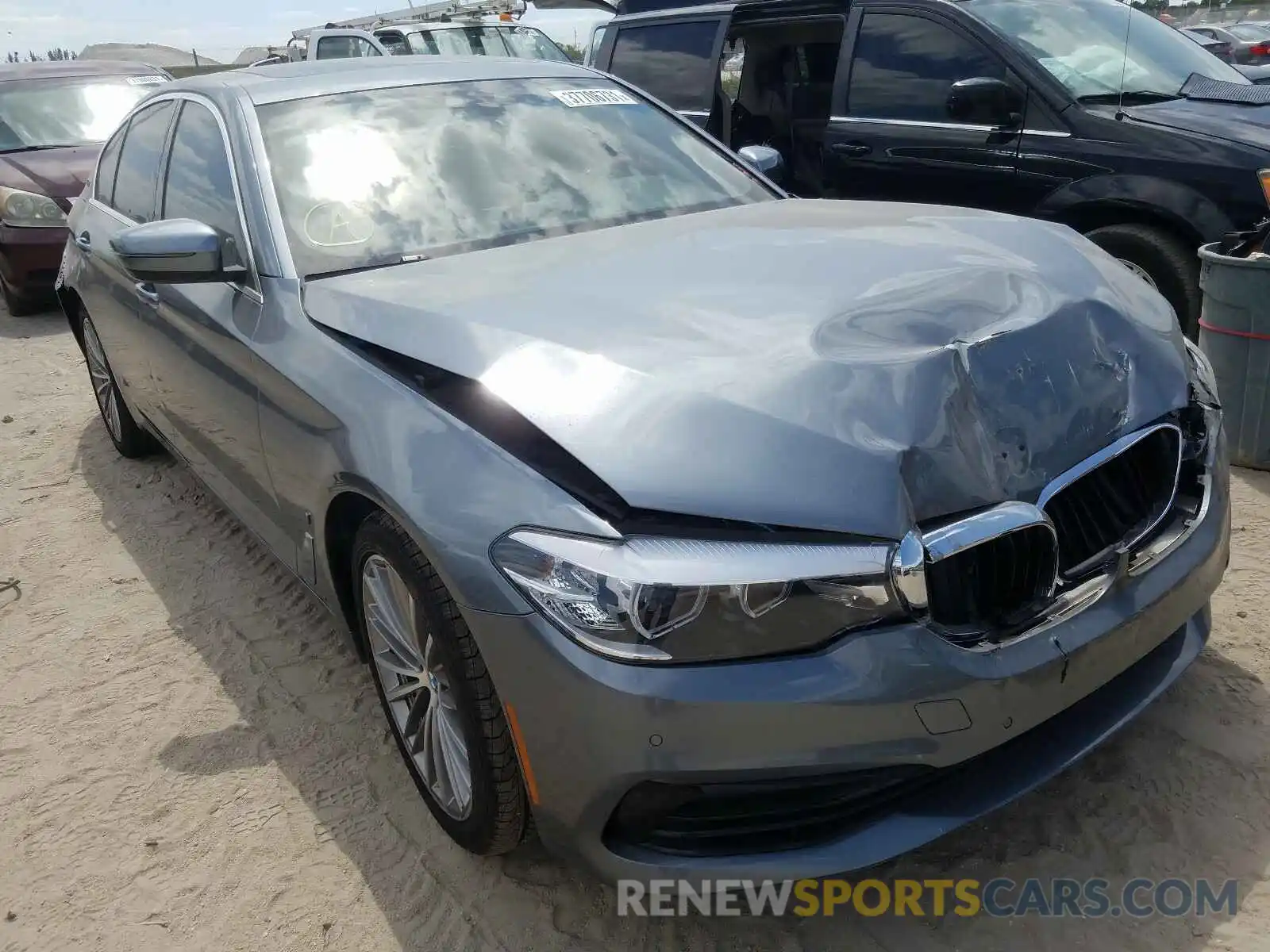 1 Фотография поврежденного автомобиля WBAJA9C54KB393261 BMW 5 SERIES 2019