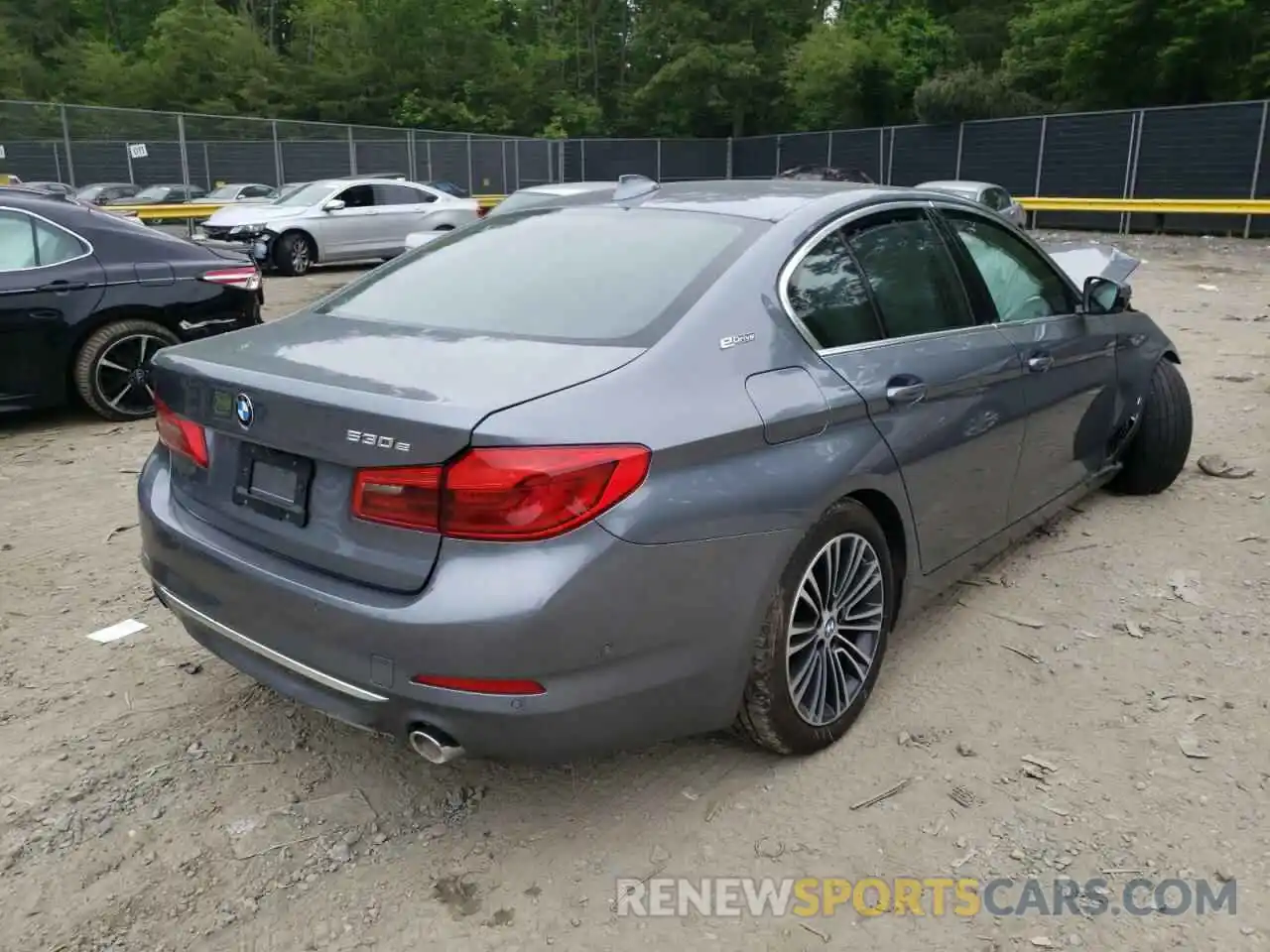 4 Photograph of a damaged car WBAJA9C55KB391714 BMW 5 SERIES 2019