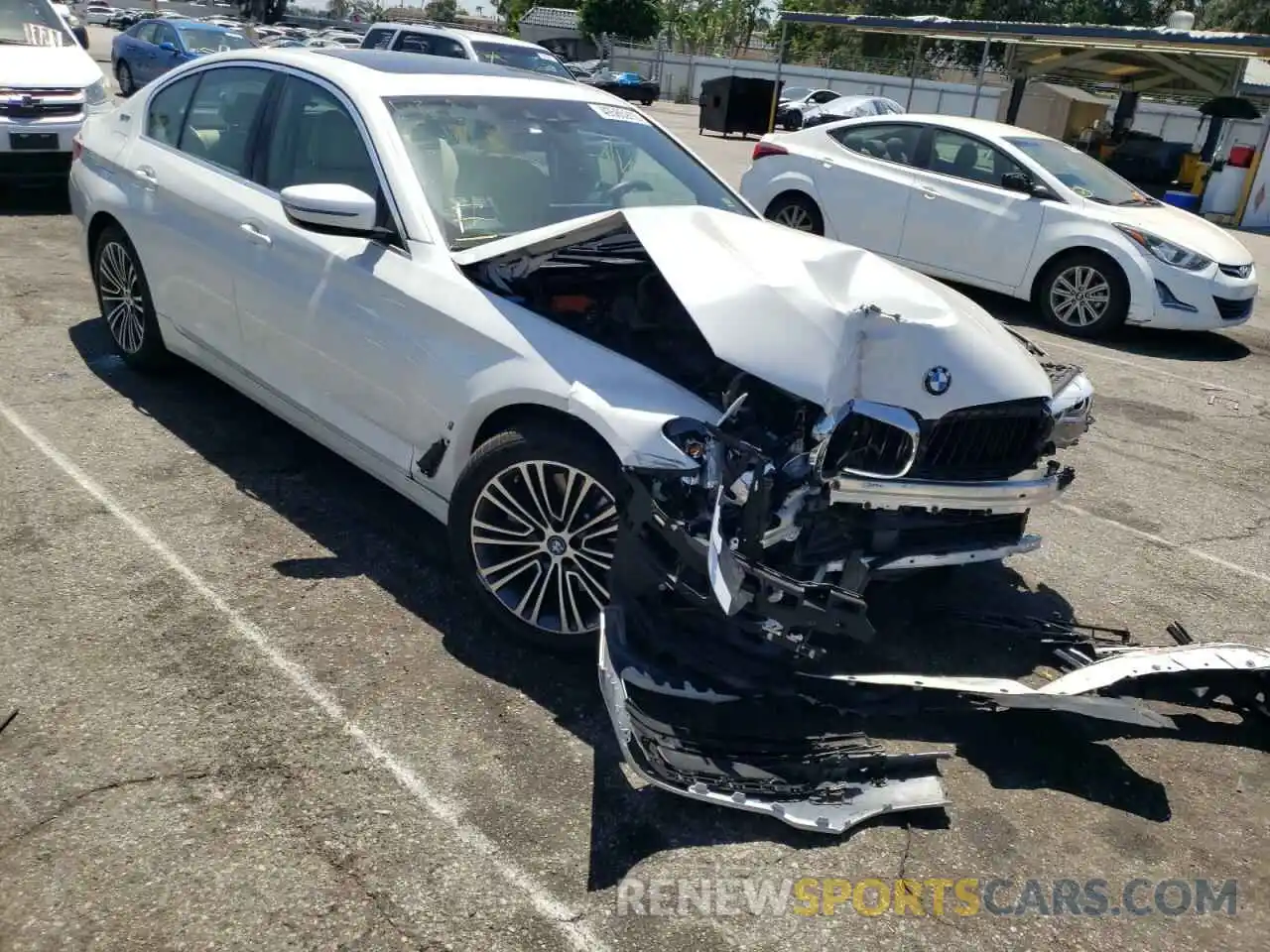 1 Photograph of a damaged car WBAJA9C55KB392958 BMW 5 SERIES 2019