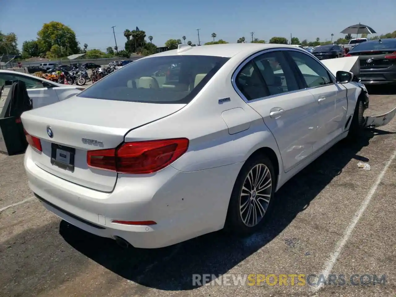 4 Photograph of a damaged car WBAJA9C55KB392958 BMW 5 SERIES 2019