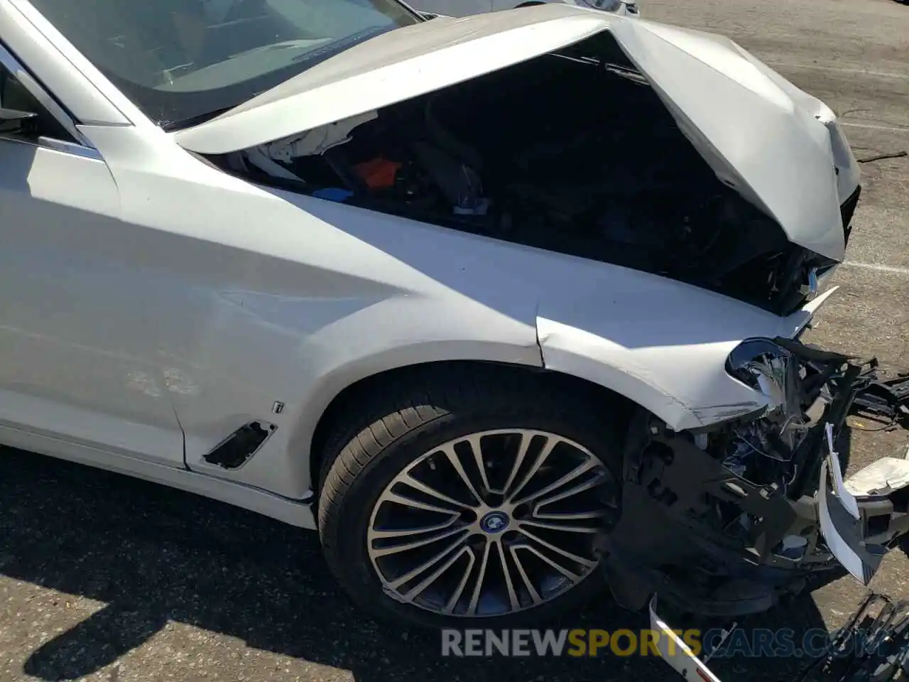 9 Photograph of a damaged car WBAJA9C55KB392958 BMW 5 SERIES 2019