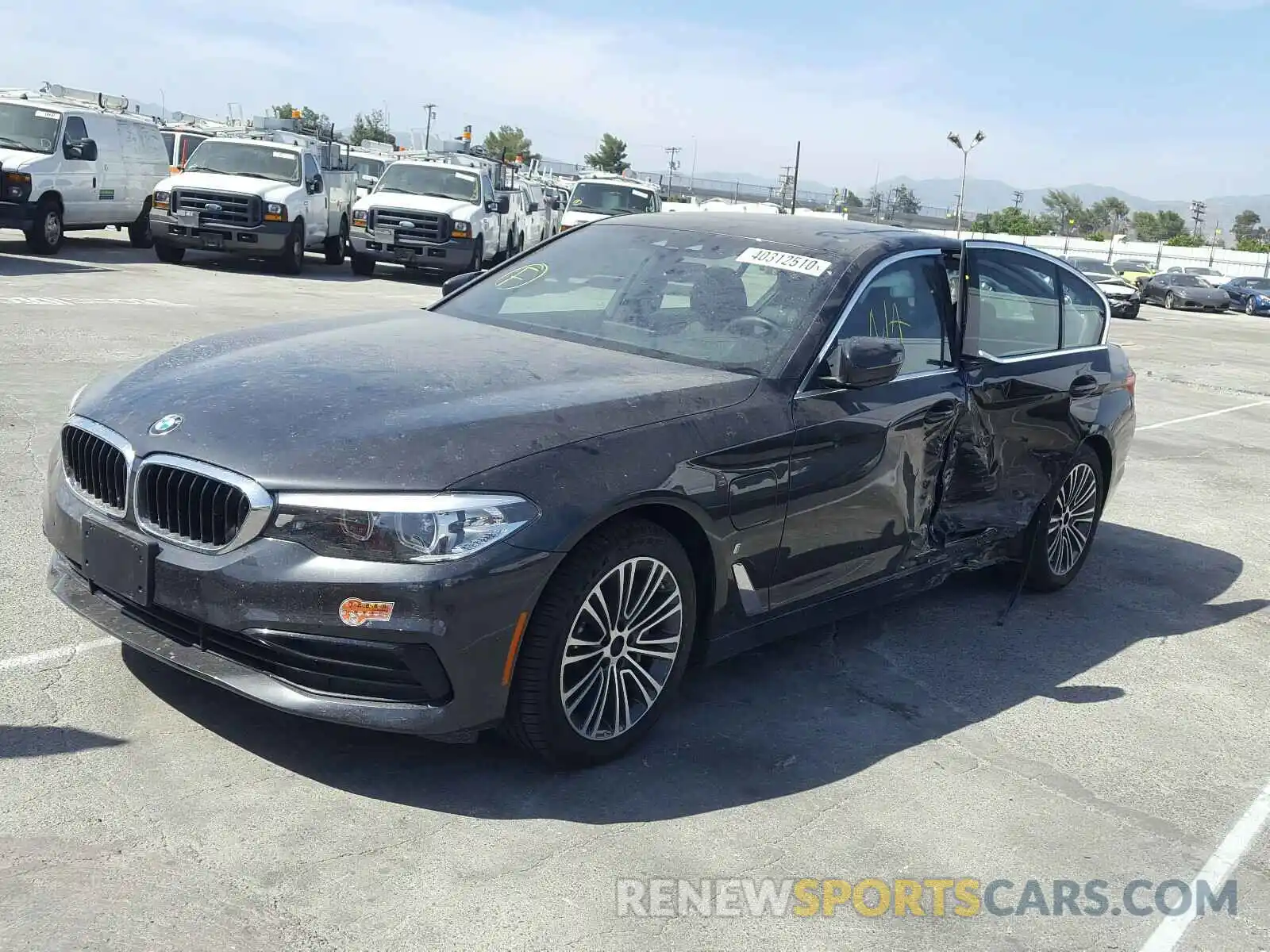 2 Photograph of a damaged car WBAJA9C55KB398999 BMW 5 SERIES 2019