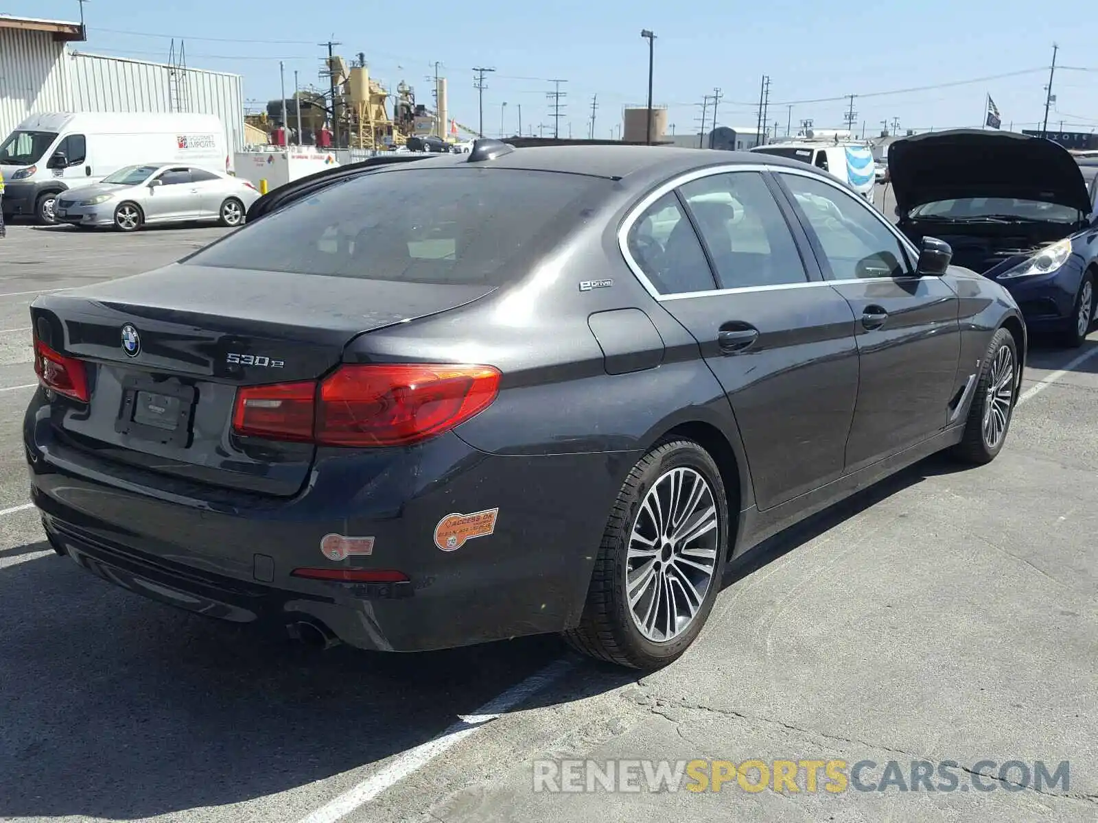 4 Photograph of a damaged car WBAJA9C55KB398999 BMW 5 SERIES 2019