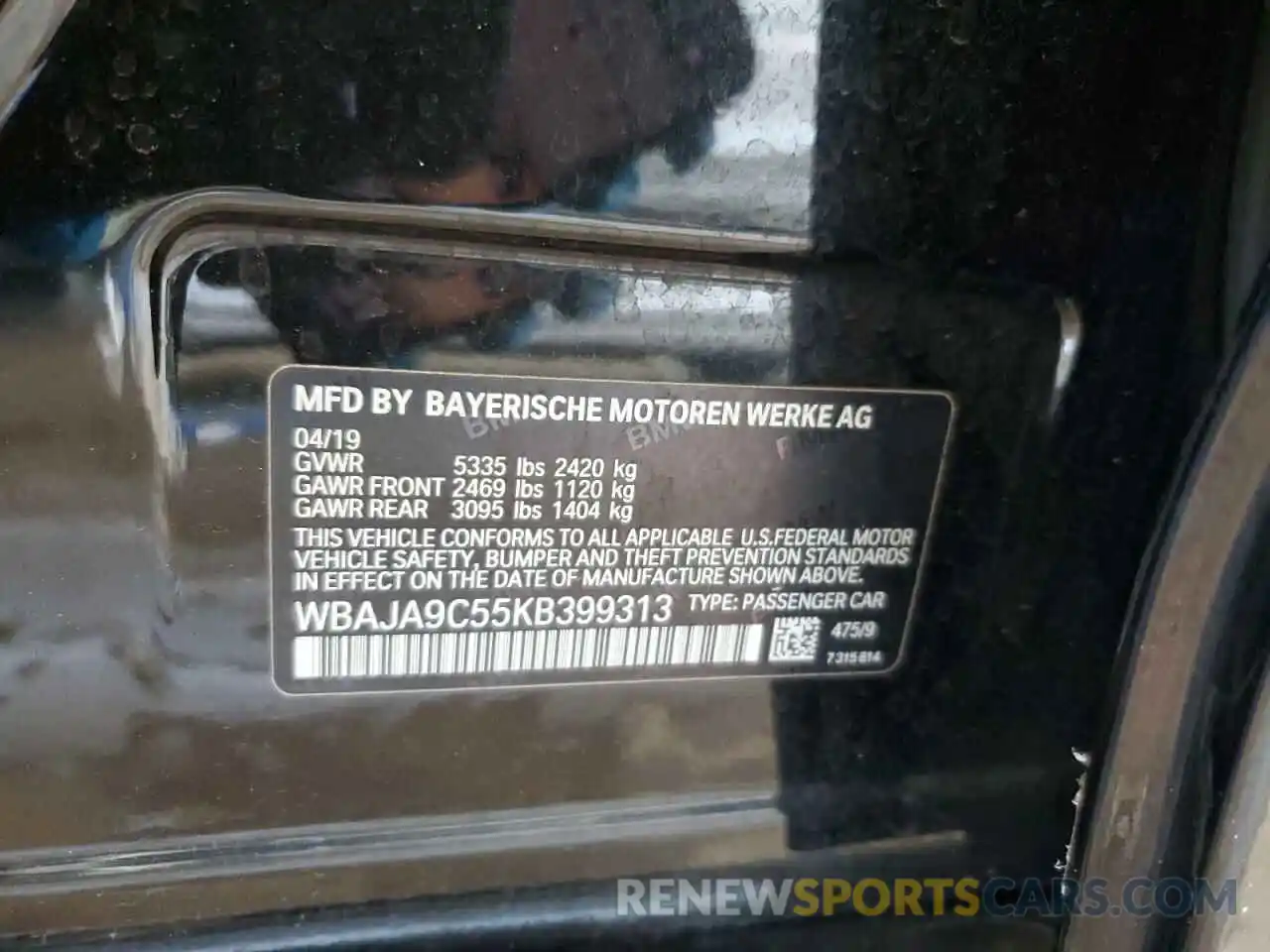 12 Фотография поврежденного автомобиля WBAJA9C55KB399313 BMW 5 SERIES 2019