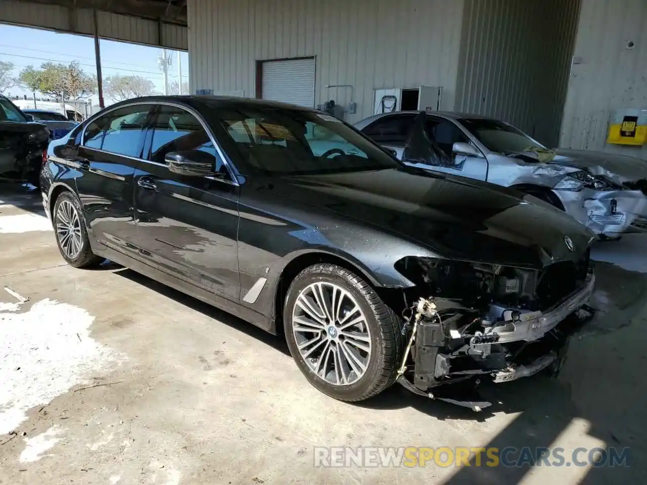 4 Фотография поврежденного автомобиля WBAJA9C55KB399313 BMW 5 SERIES 2019