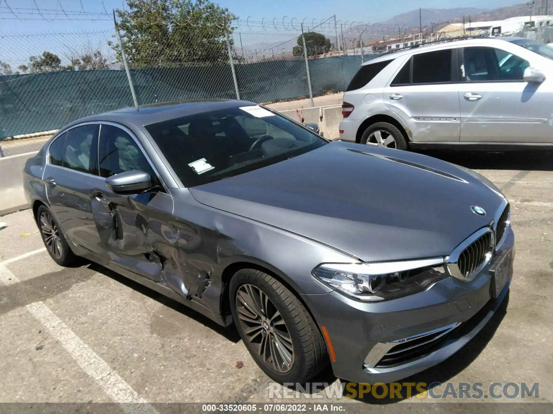 1 Photograph of a damaged car WBAJA9C56KB253597 BMW 5 SERIES 2019