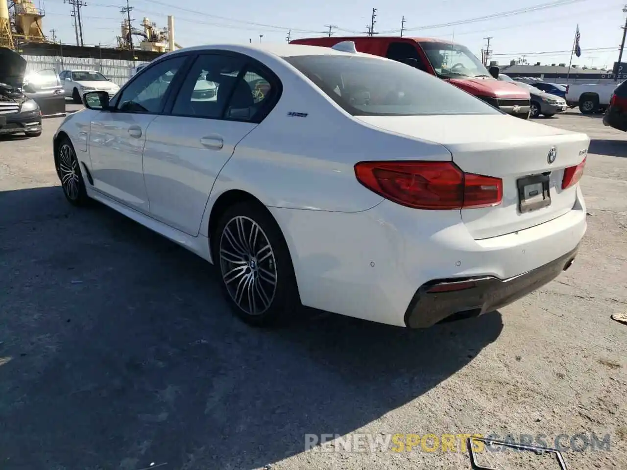 3 Фотография поврежденного автомобиля WBAJA9C56KB254703 BMW 5 SERIES 2019