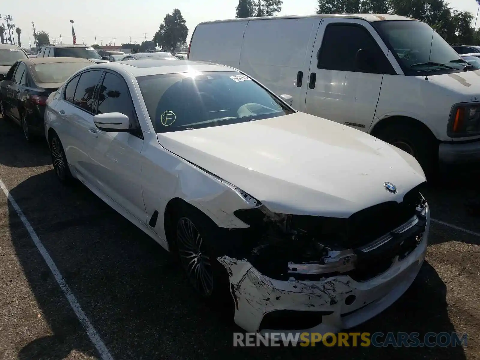 1 Фотография поврежденного автомобиля WBAJA9C56KB388448 BMW 5 SERIES 2019