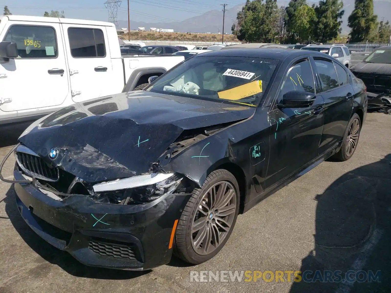 2 Photograph of a damaged car WBAJA9C56KB388725 BMW 5 SERIES 2019