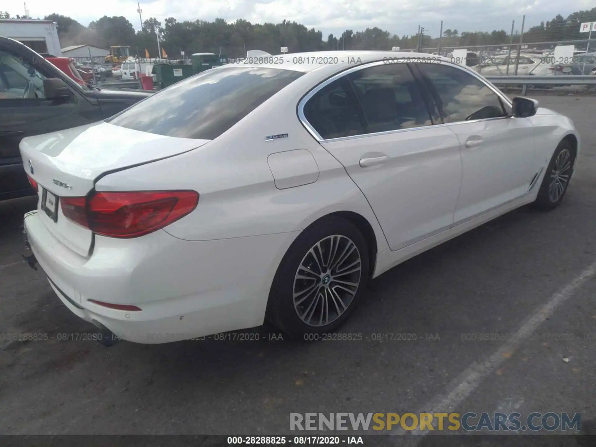 4 Photograph of a damaged car WBAJA9C56KB389938 BMW 5 SERIES 2019