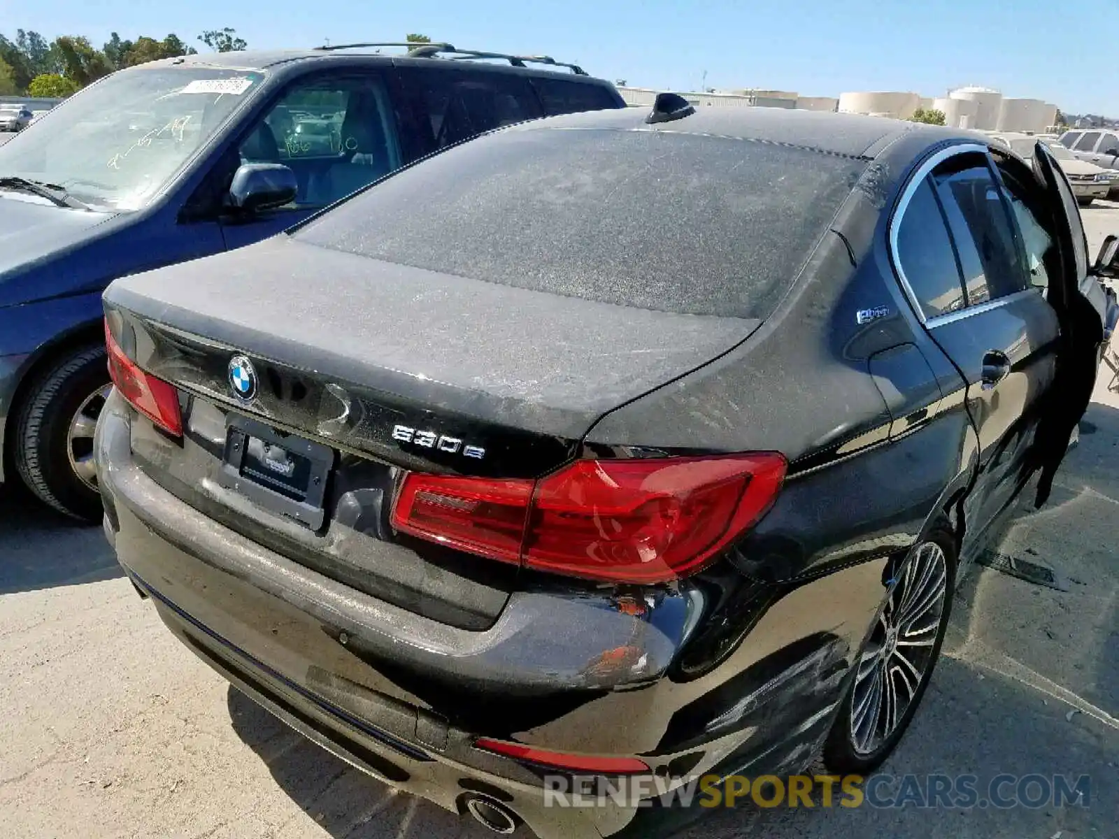 4 Photograph of a damaged car WBAJA9C56KB392872 BMW 5 SERIES 2019