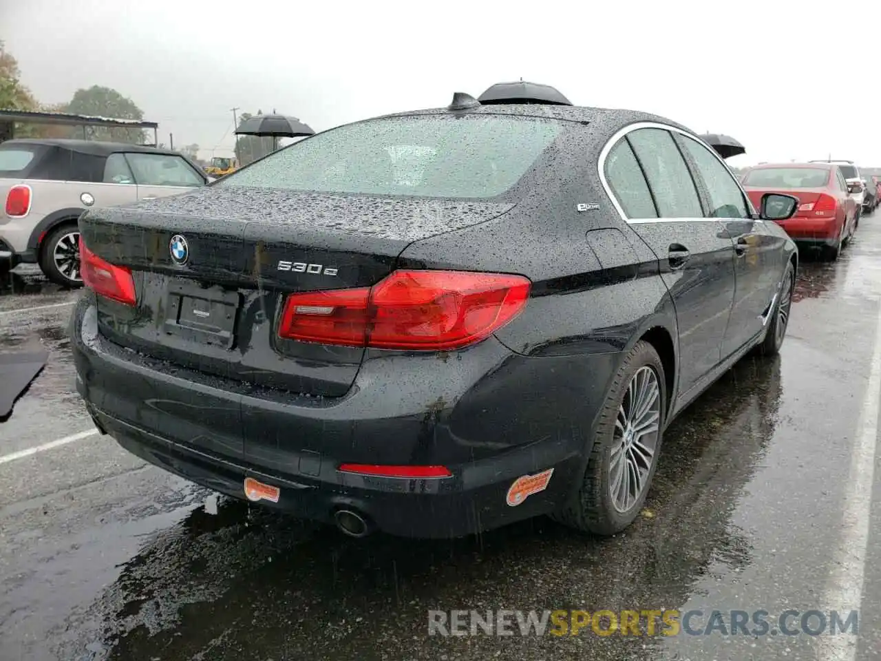 4 Photograph of a damaged car WBAJA9C56KB399210 BMW 5 SERIES 2019