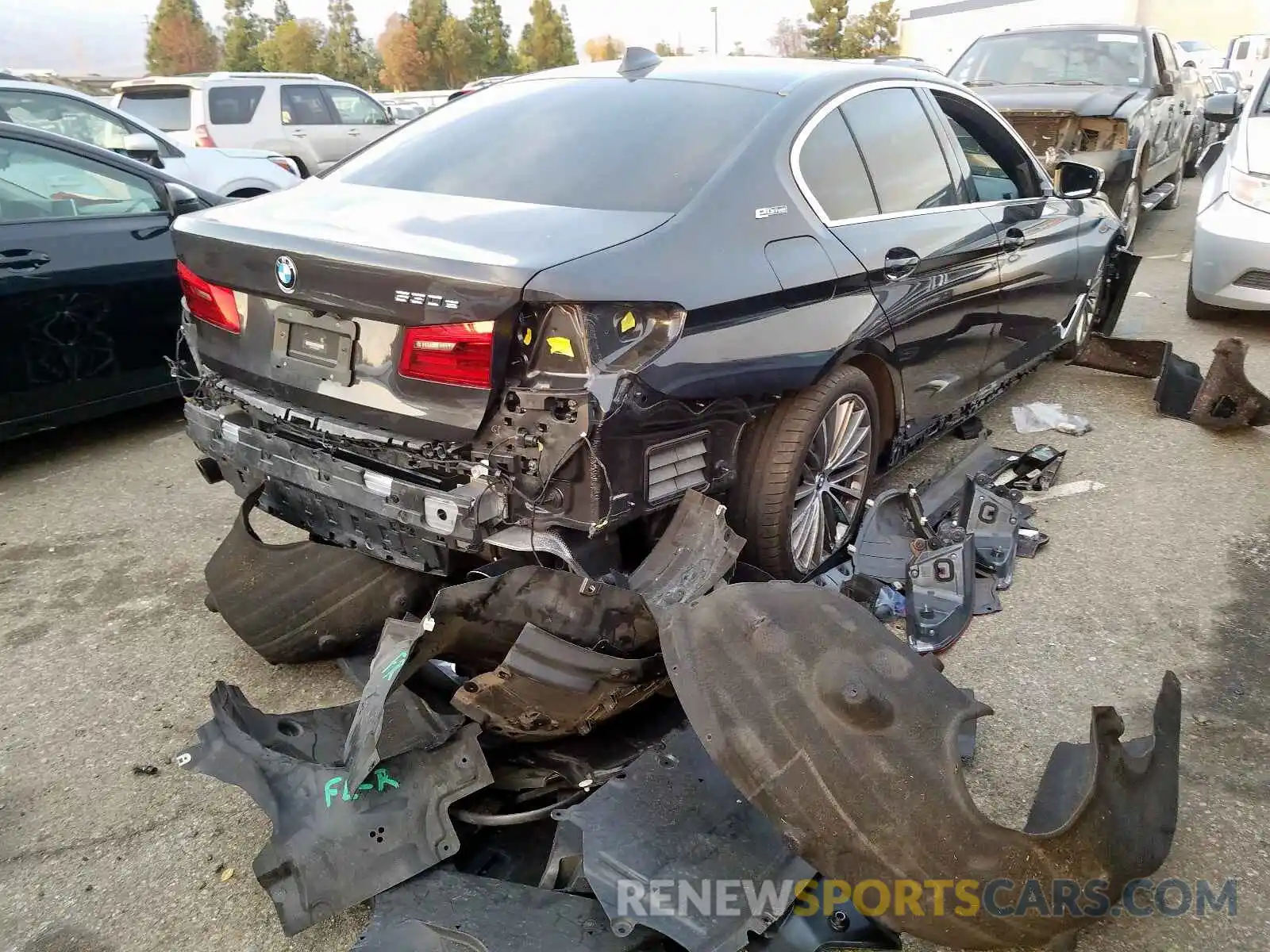 4 Photograph of a damaged car WBAJA9C57KB253673 BMW 5 SERIES 2019