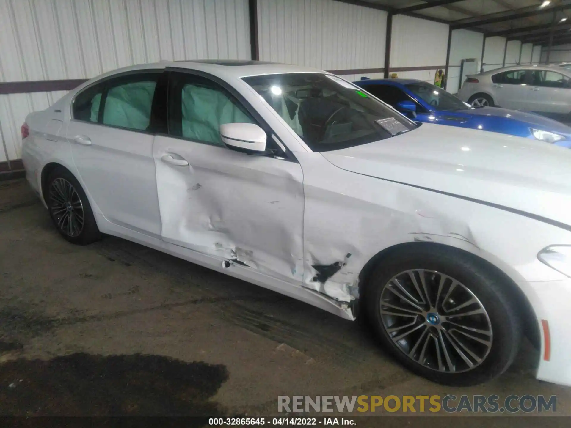 6 Photograph of a damaged car WBAJA9C57KB389334 BMW 5 SERIES 2019