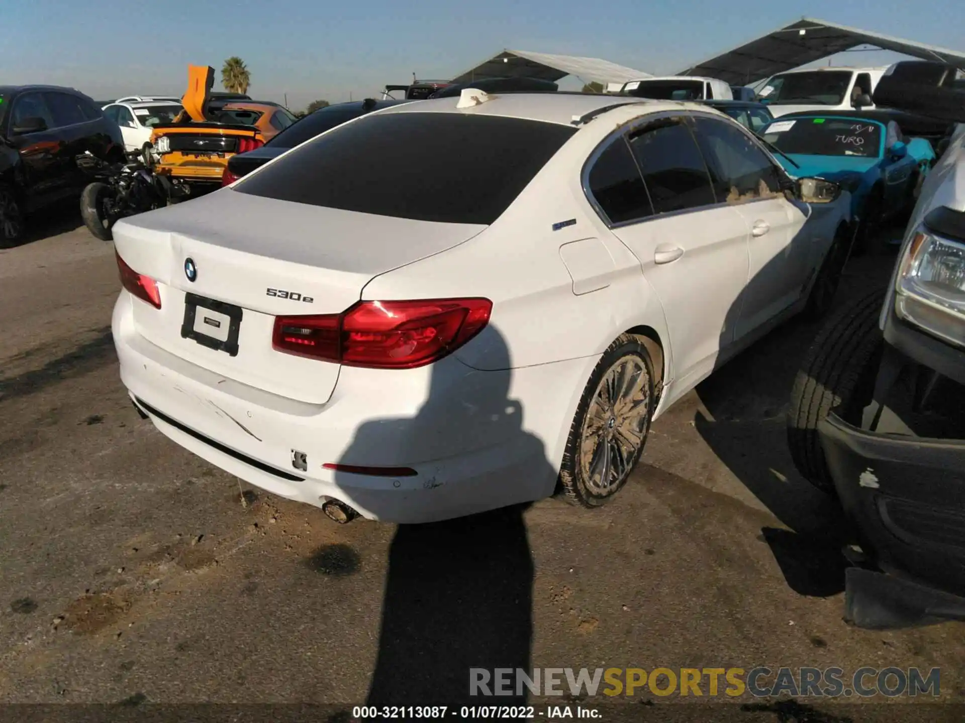 4 Photograph of a damaged car WBAJA9C57KB393500 BMW 5 SERIES 2019