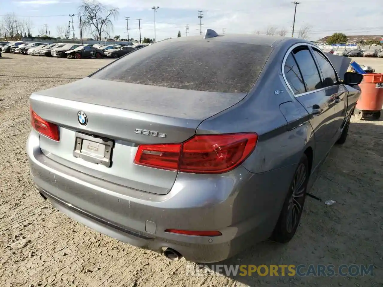 4 Фотография поврежденного автомобиля WBAJA9C57KB398681 BMW 5 SERIES 2019