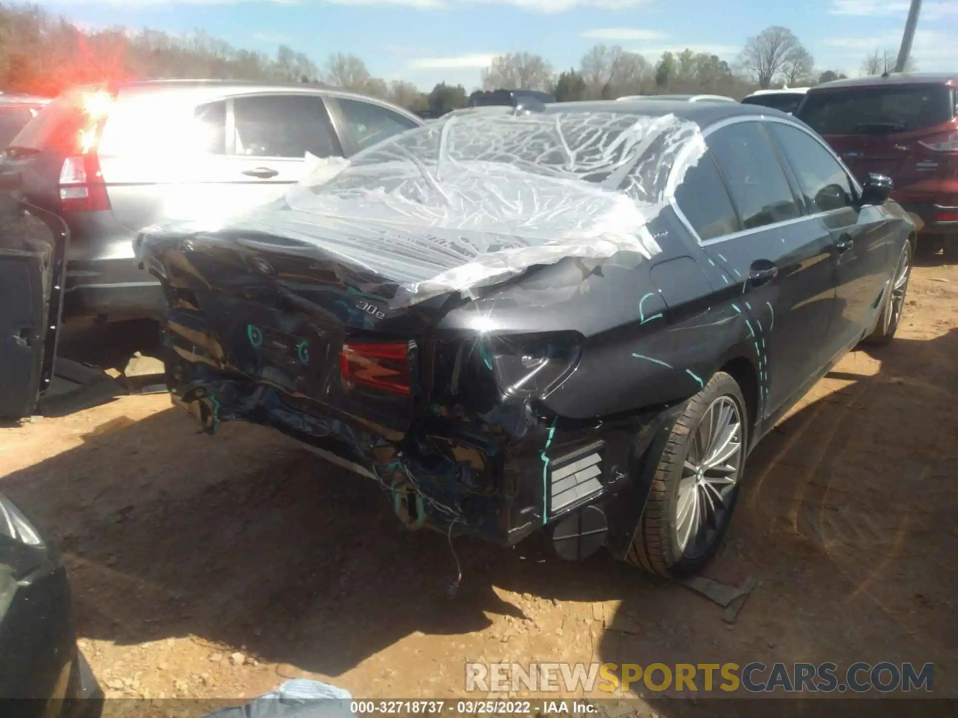 4 Photograph of a damaged car WBAJA9C57KB399037 BMW 5 SERIES 2019