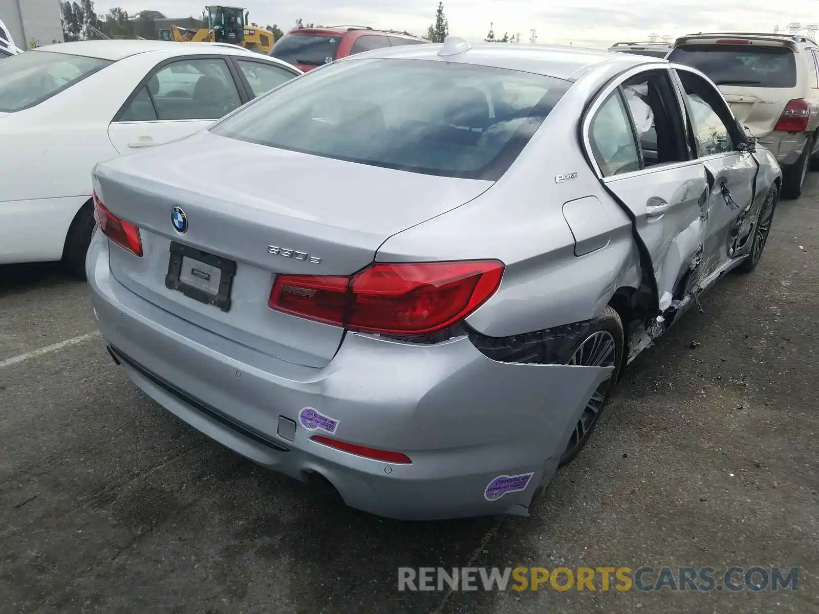 4 Photograph of a damaged car WBAJA9C58KB253620 BMW 5 SERIES 2019