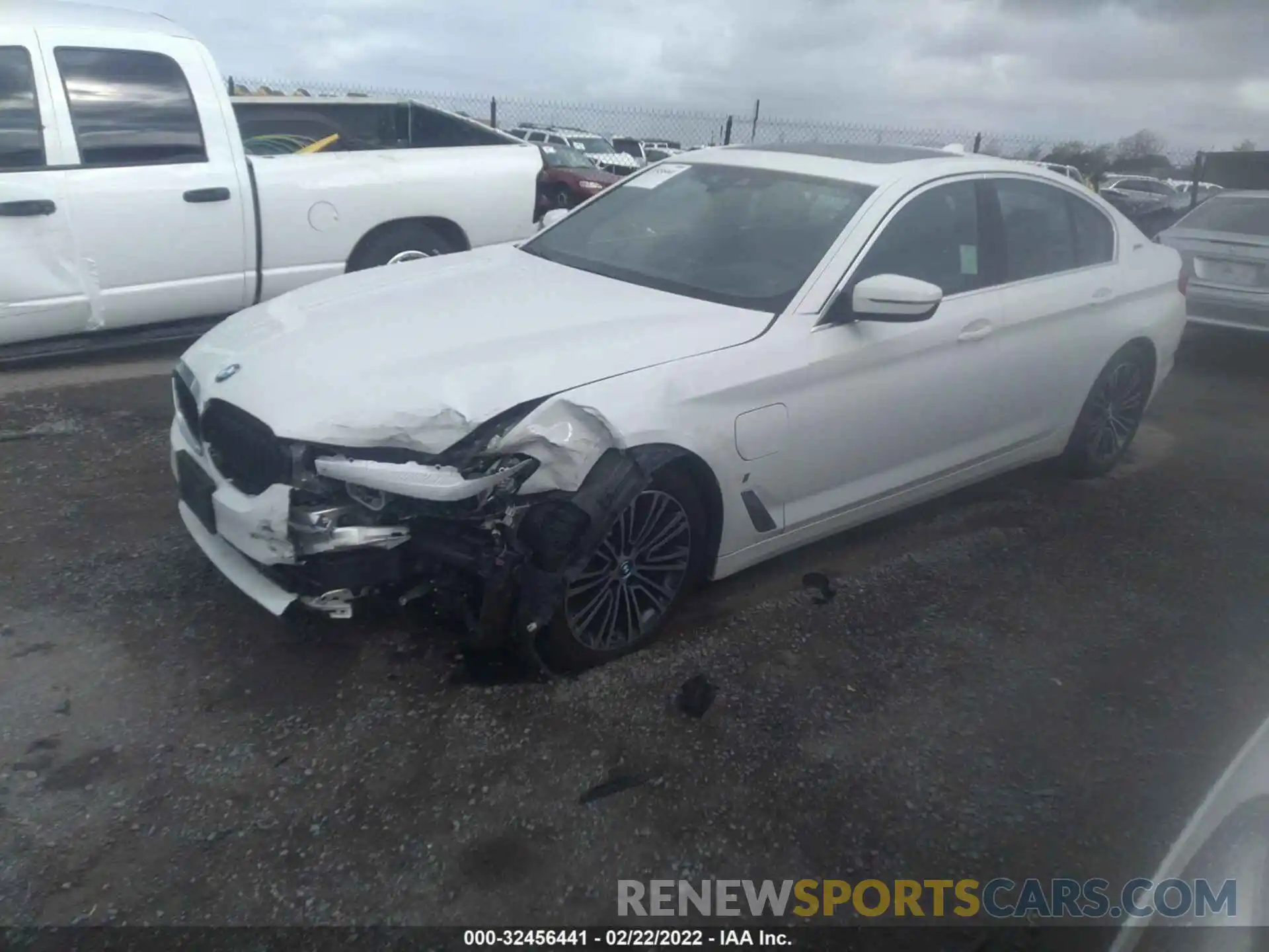 2 Photograph of a damaged car WBAJA9C58KB254945 BMW 5 SERIES 2019