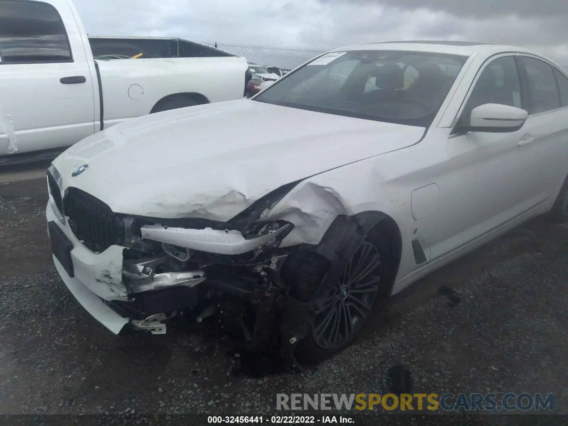 6 Photograph of a damaged car WBAJA9C58KB254945 BMW 5 SERIES 2019