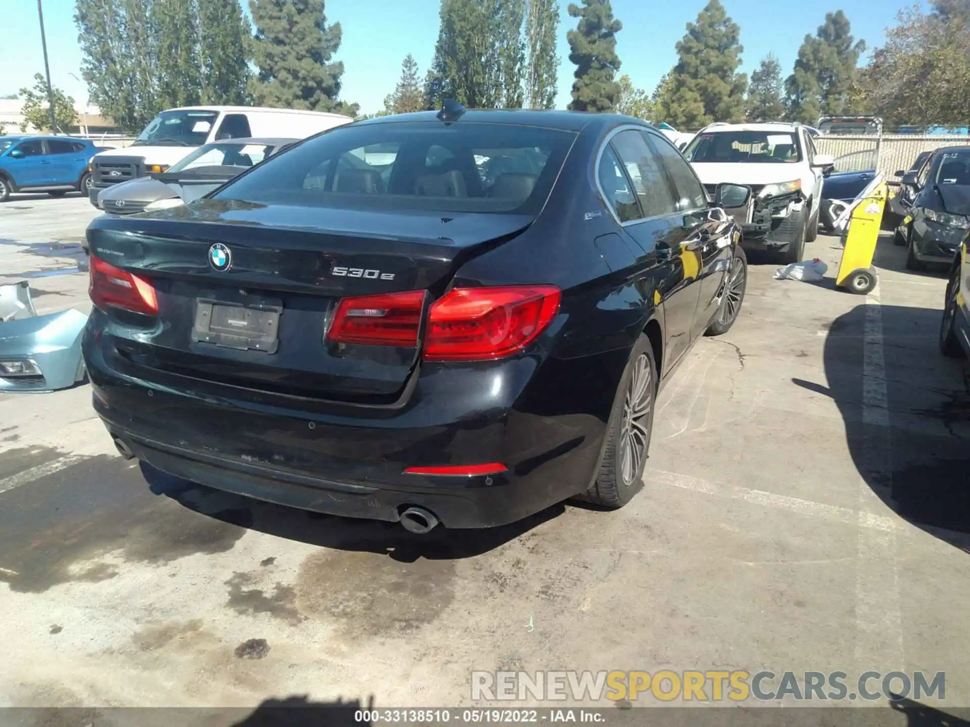 4 Photograph of a damaged car WBAJA9C58KB388323 BMW 5 SERIES 2019