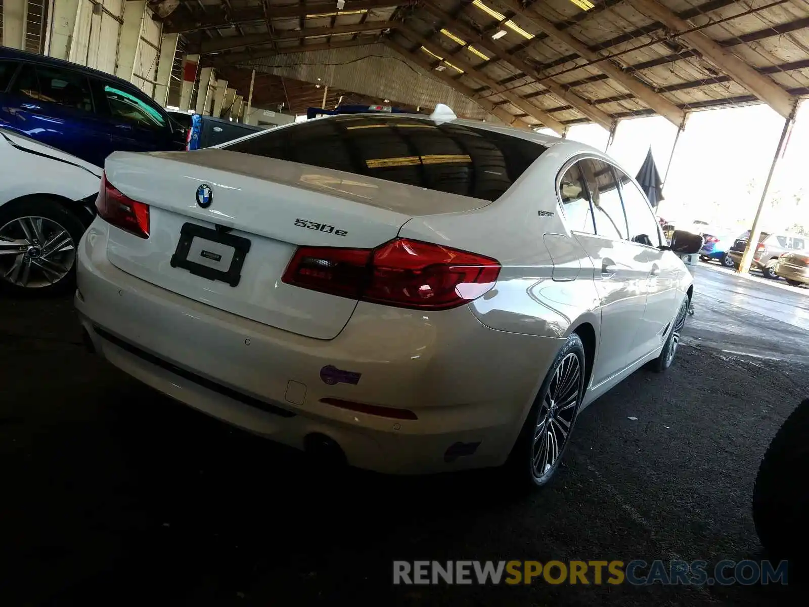 4 Photograph of a damaged car WBAJA9C58KB393103 BMW 5 SERIES 2019