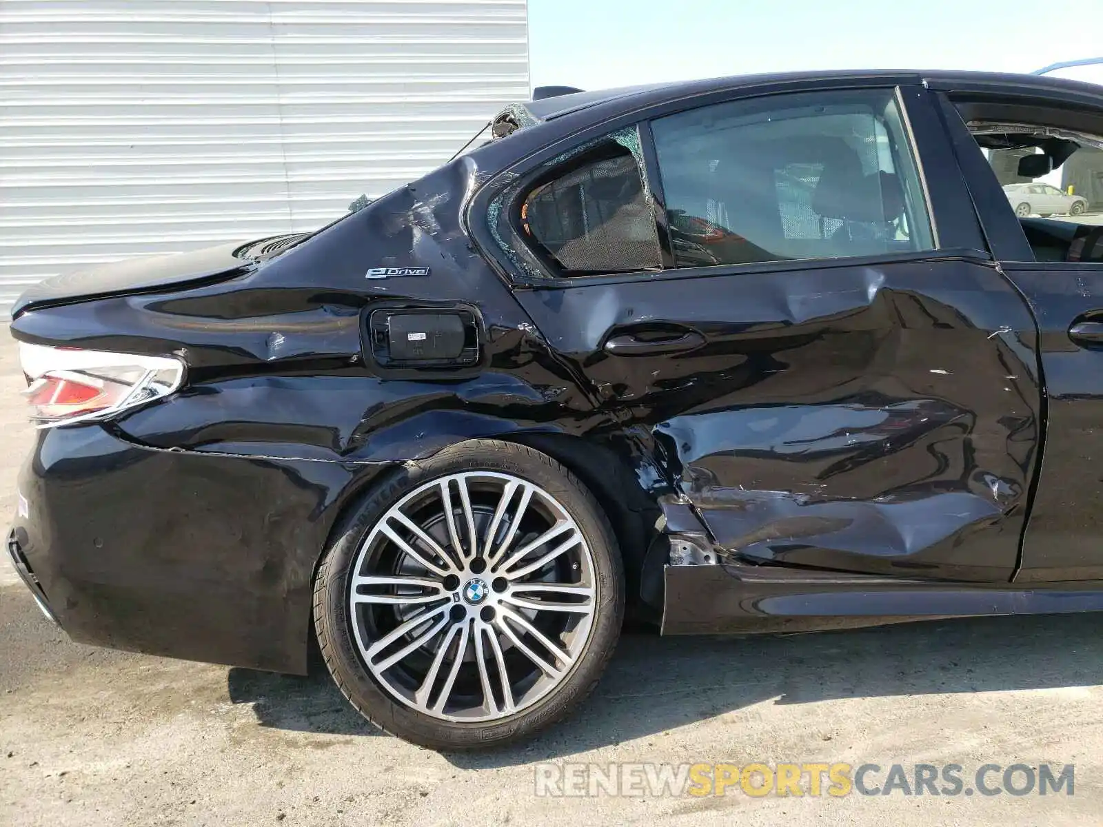 9 Photograph of a damaged car WBAJA9C59KB254808 BMW 5 SERIES 2019