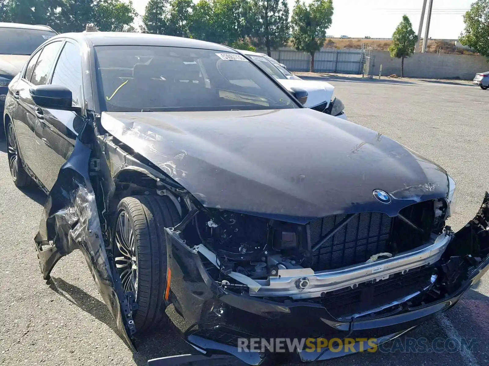 1 Photograph of a damaged car WBAJA9C59KB389268 BMW 5 SERIES 2019