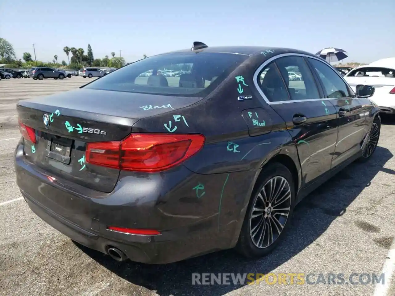 4 Photograph of a damaged car WBAJA9C59KB392624 BMW 5 SERIES 2019