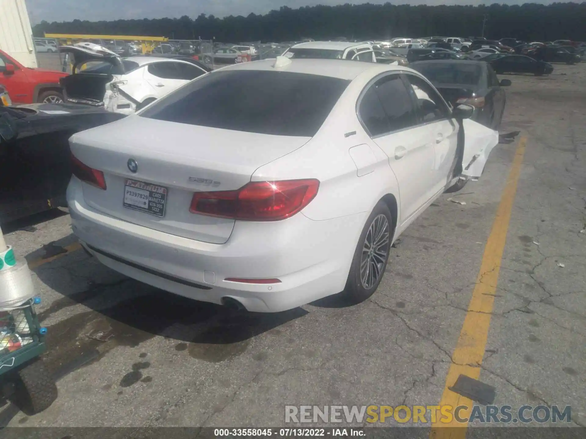 4 Photograph of a damaged car WBAJA9C5XKB254381 BMW 5 SERIES 2019