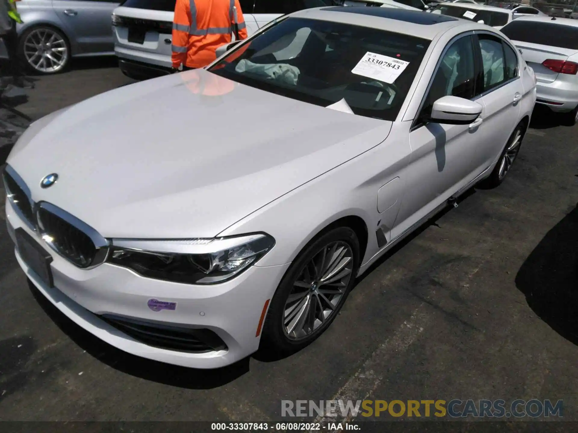 2 Photograph of a damaged car WBAJA9C5XKB254610 BMW 5 SERIES 2019