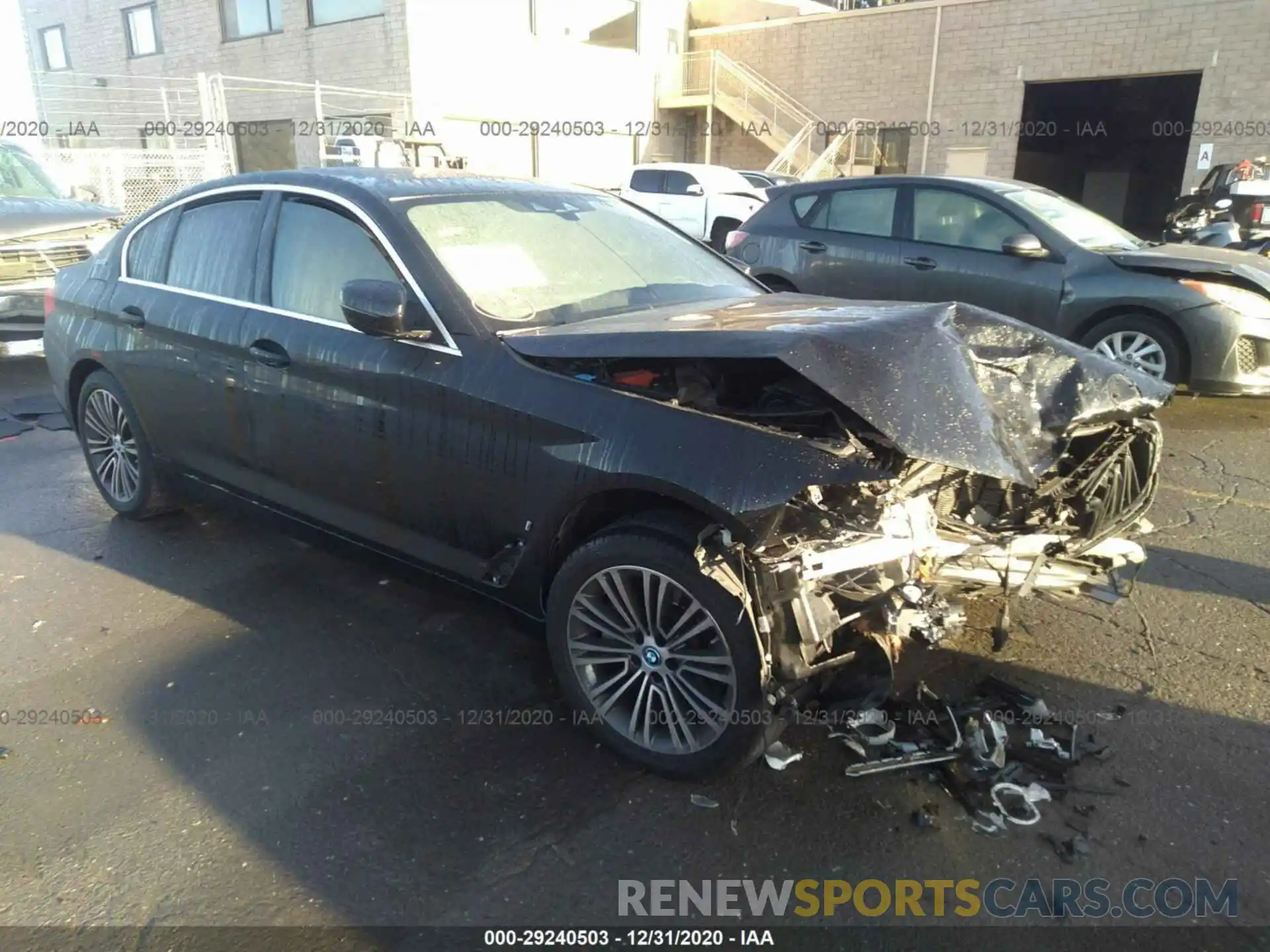 1 Фотография поврежденного автомобиля WBAJA9C5XKB388677 BMW 5 SERIES 2019