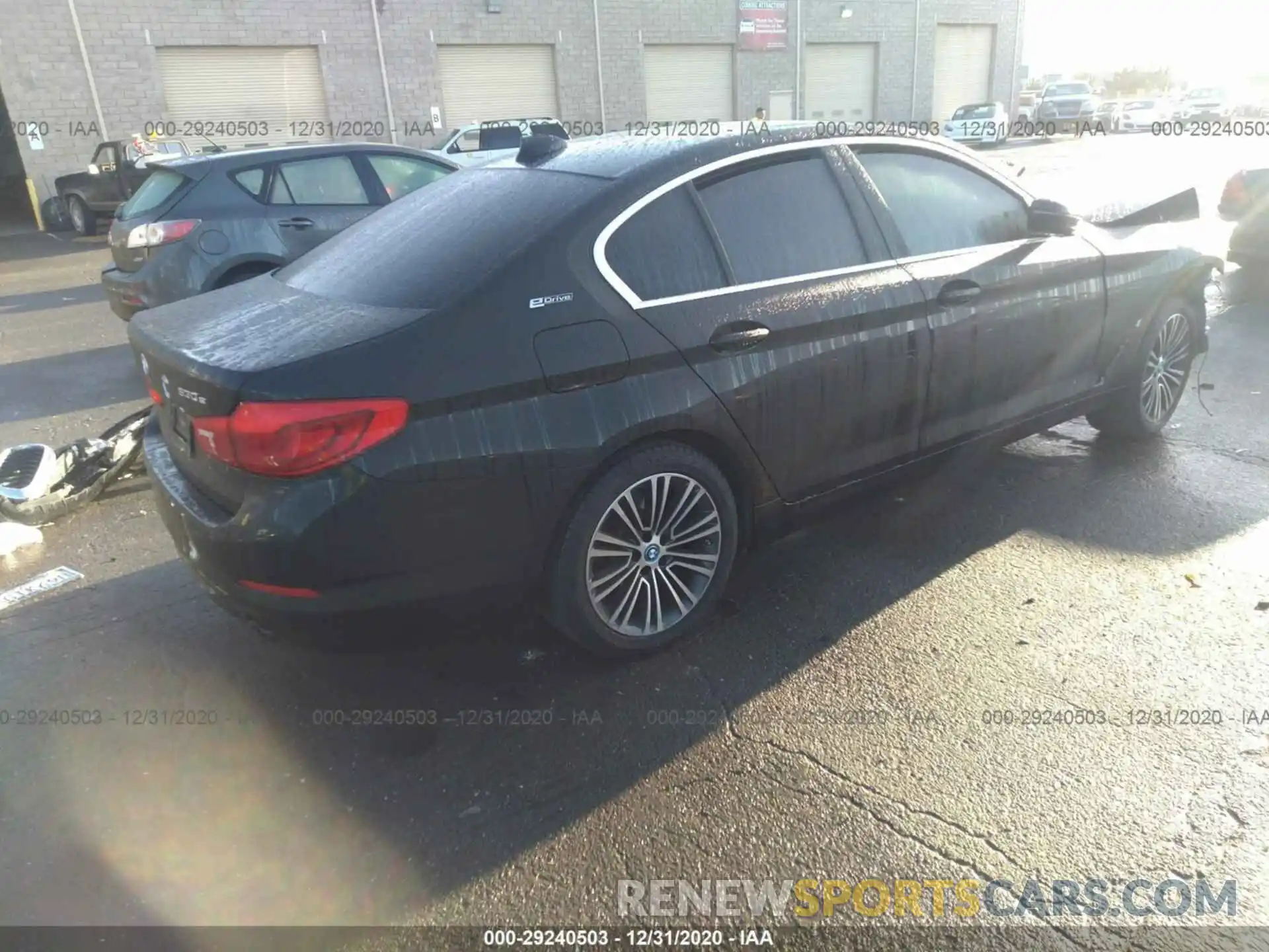 4 Photograph of a damaged car WBAJA9C5XKB388677 BMW 5 SERIES 2019