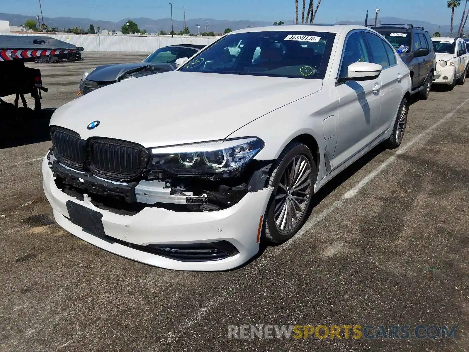 2 Photograph of a damaged car WBAJA9C5XKB388842 BMW 5 SERIES 2019