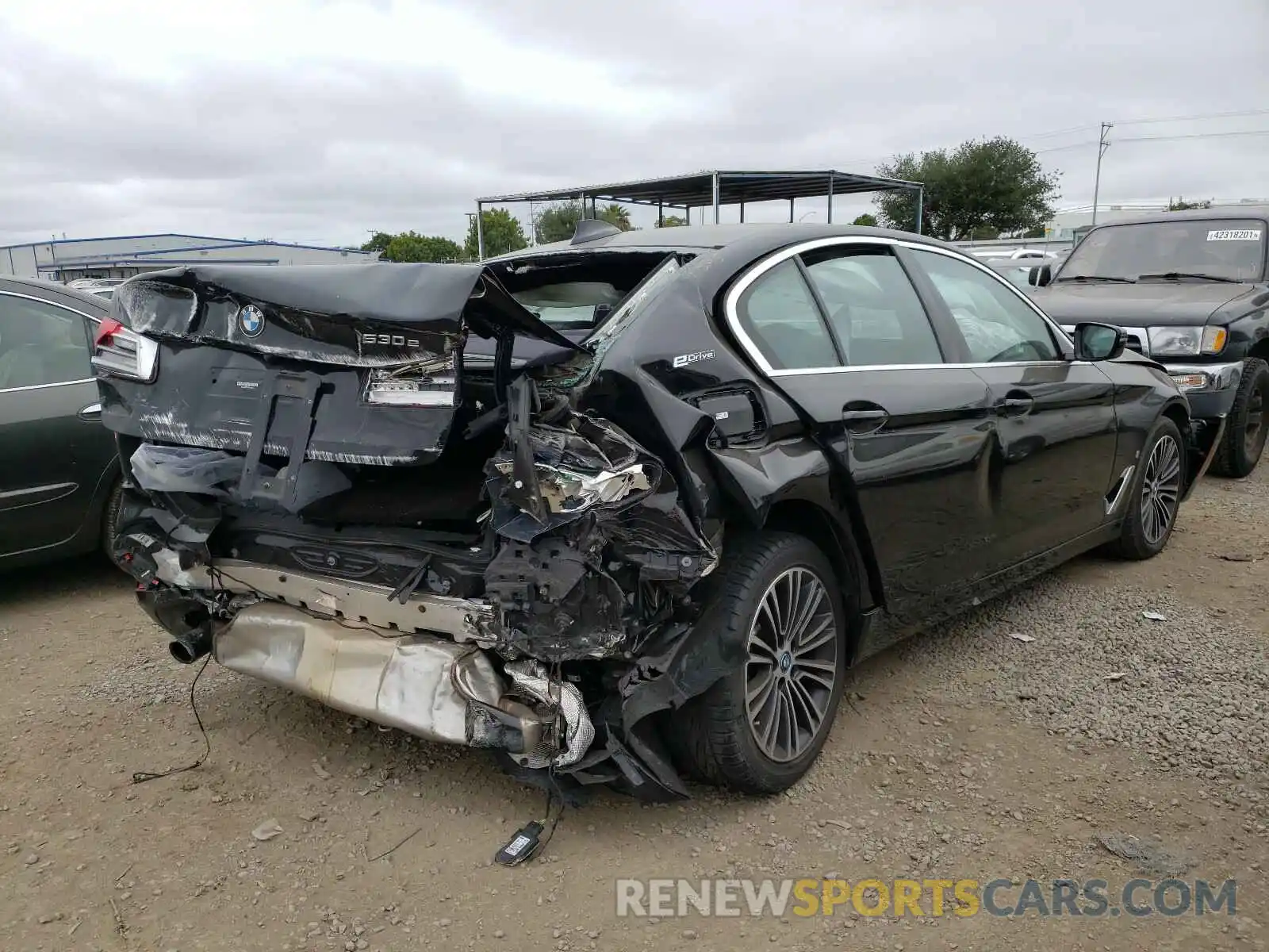 4 Photograph of a damaged car WBAJA9C5XKB389022 BMW 5 SERIES 2019