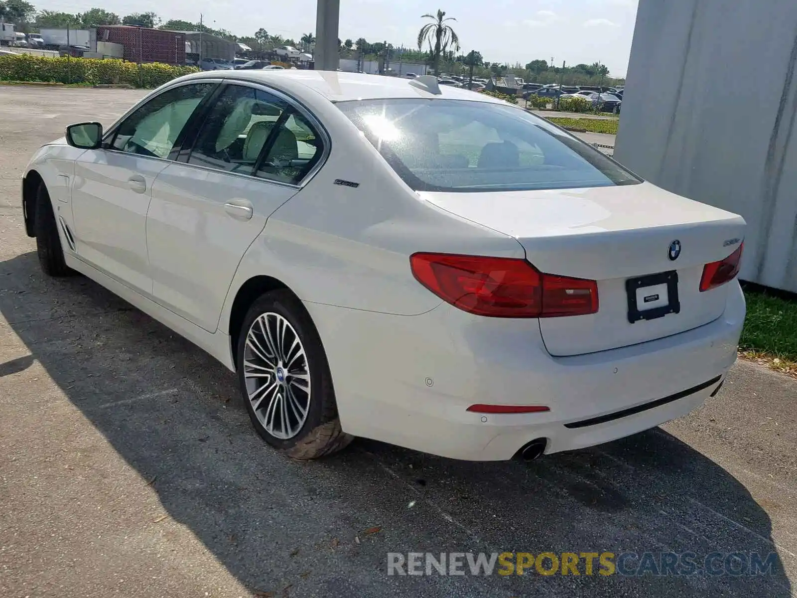 3 Photograph of a damaged car WBAJA9C5XKB389439 BMW 5 SERIES 2019