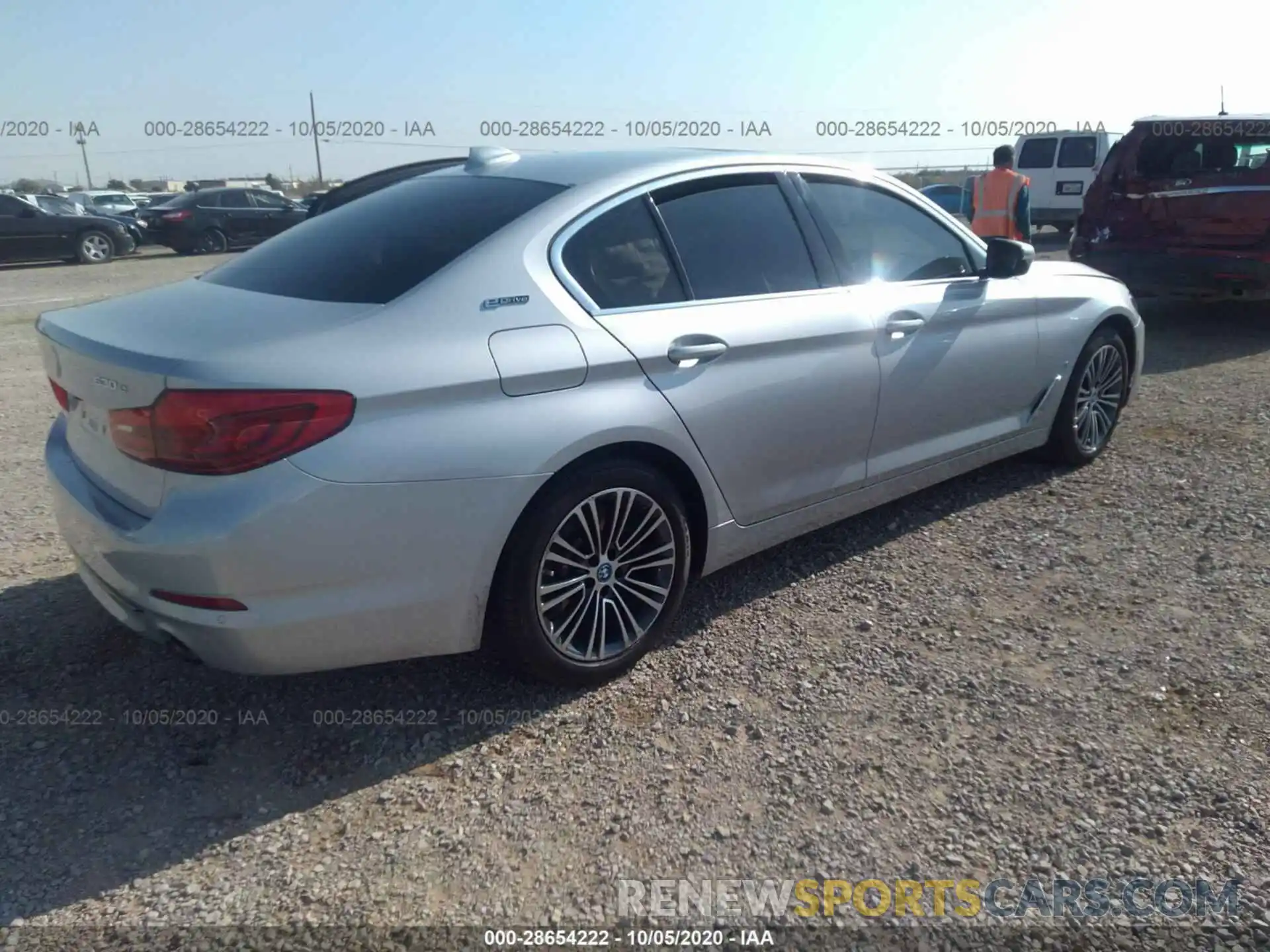 4 Photograph of a damaged car WBAJA9C5XKB393037 BMW 5 SERIES 2019