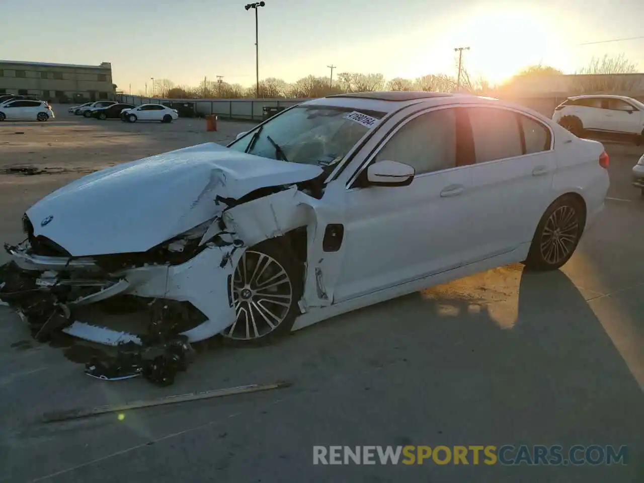 1 Фотография поврежденного автомобиля WBAJA9C5XKB398643 BMW 5 SERIES 2019
