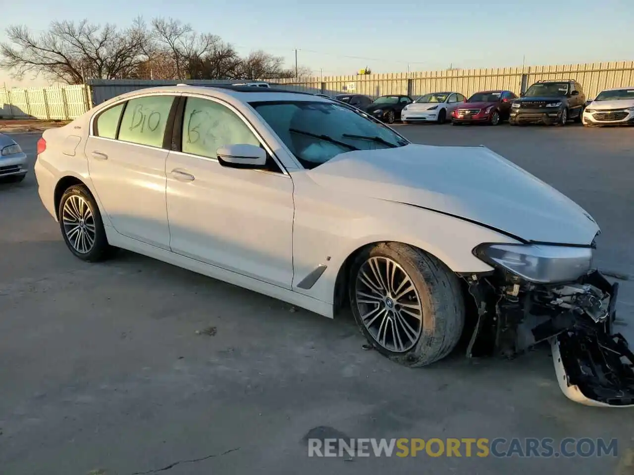 4 Фотография поврежденного автомобиля WBAJA9C5XKB398643 BMW 5 SERIES 2019
