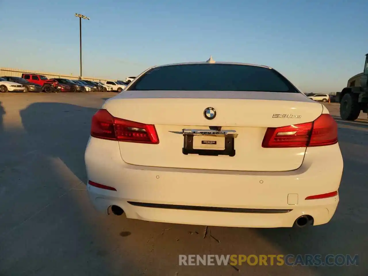 6 Photograph of a damaged car WBAJA9C5XKB398643 BMW 5 SERIES 2019