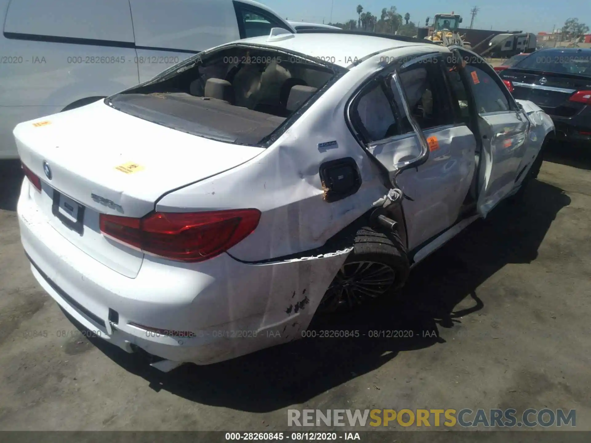 4 Photograph of a damaged car WBAJA9C5XKB398934 BMW 5 SERIES 2019