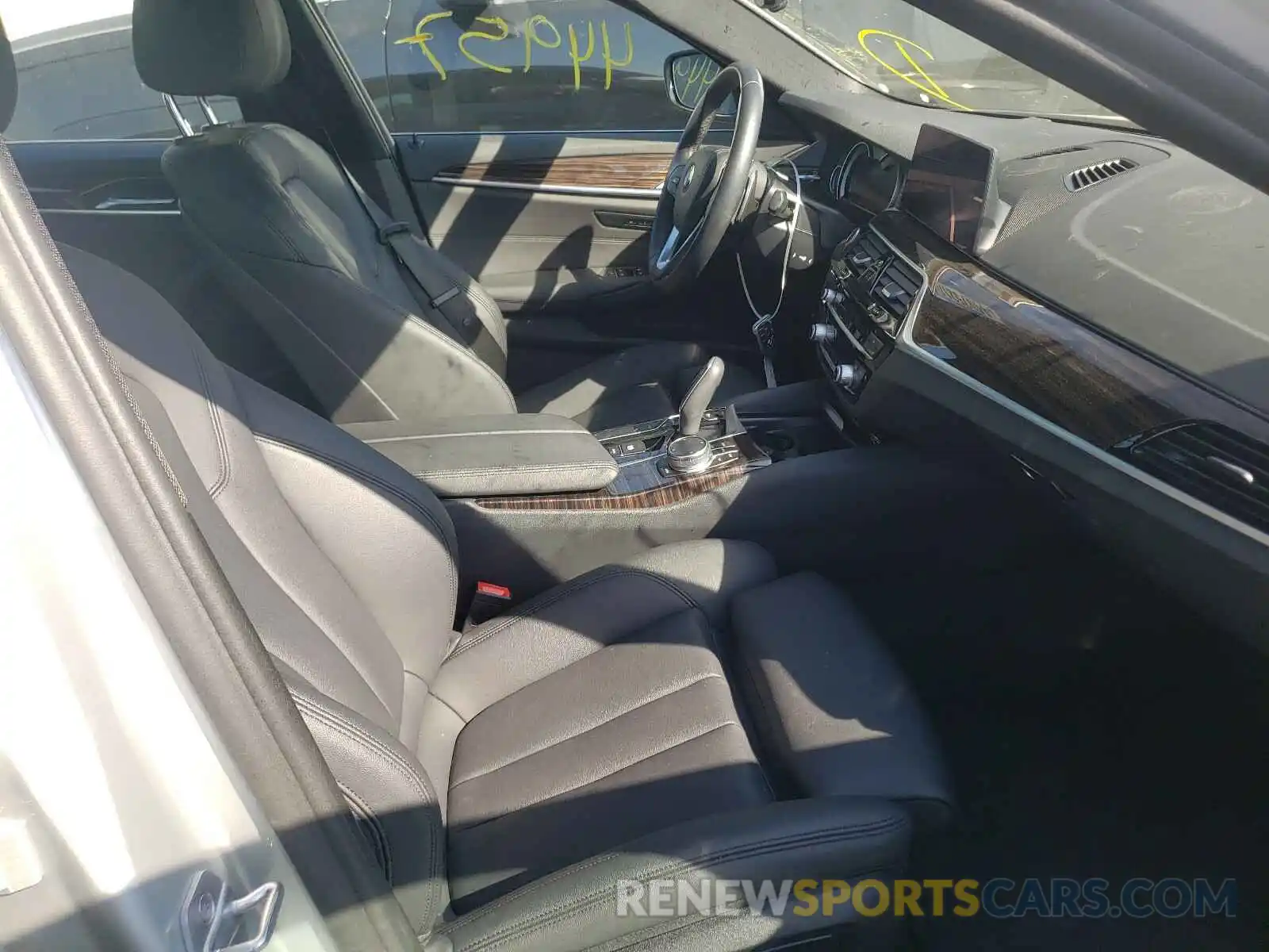 5 Photograph of a damaged car WBAJA9C5XKB399095 BMW 5 SERIES 2019