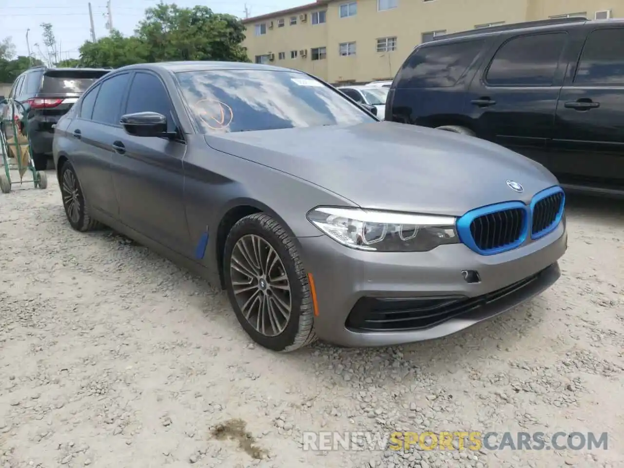 1 Photograph of a damaged car WBAJA9C5XKB399565 BMW 5 SERIES 2019