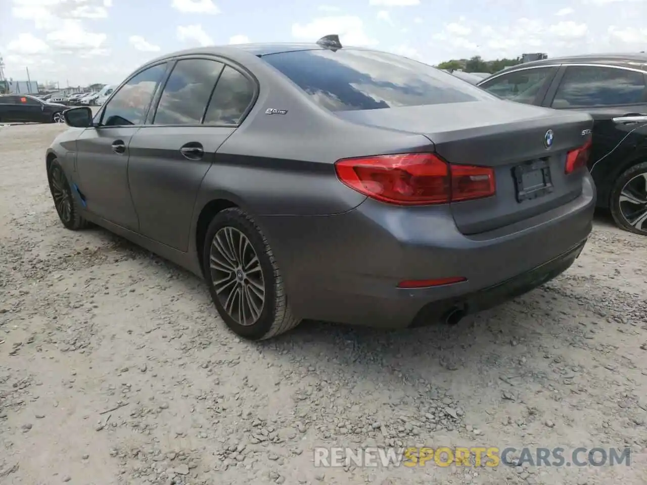 3 Photograph of a damaged car WBAJA9C5XKB399565 BMW 5 SERIES 2019