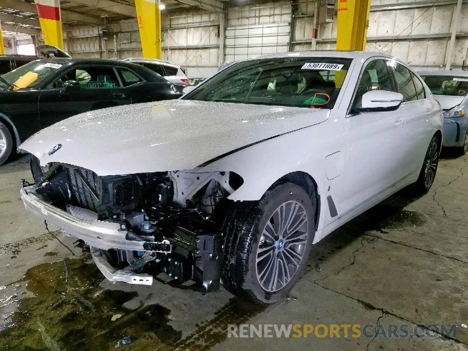 2 Photograph of a damaged car WBAJB1C50KB376181 BMW 5 SERIES 2019