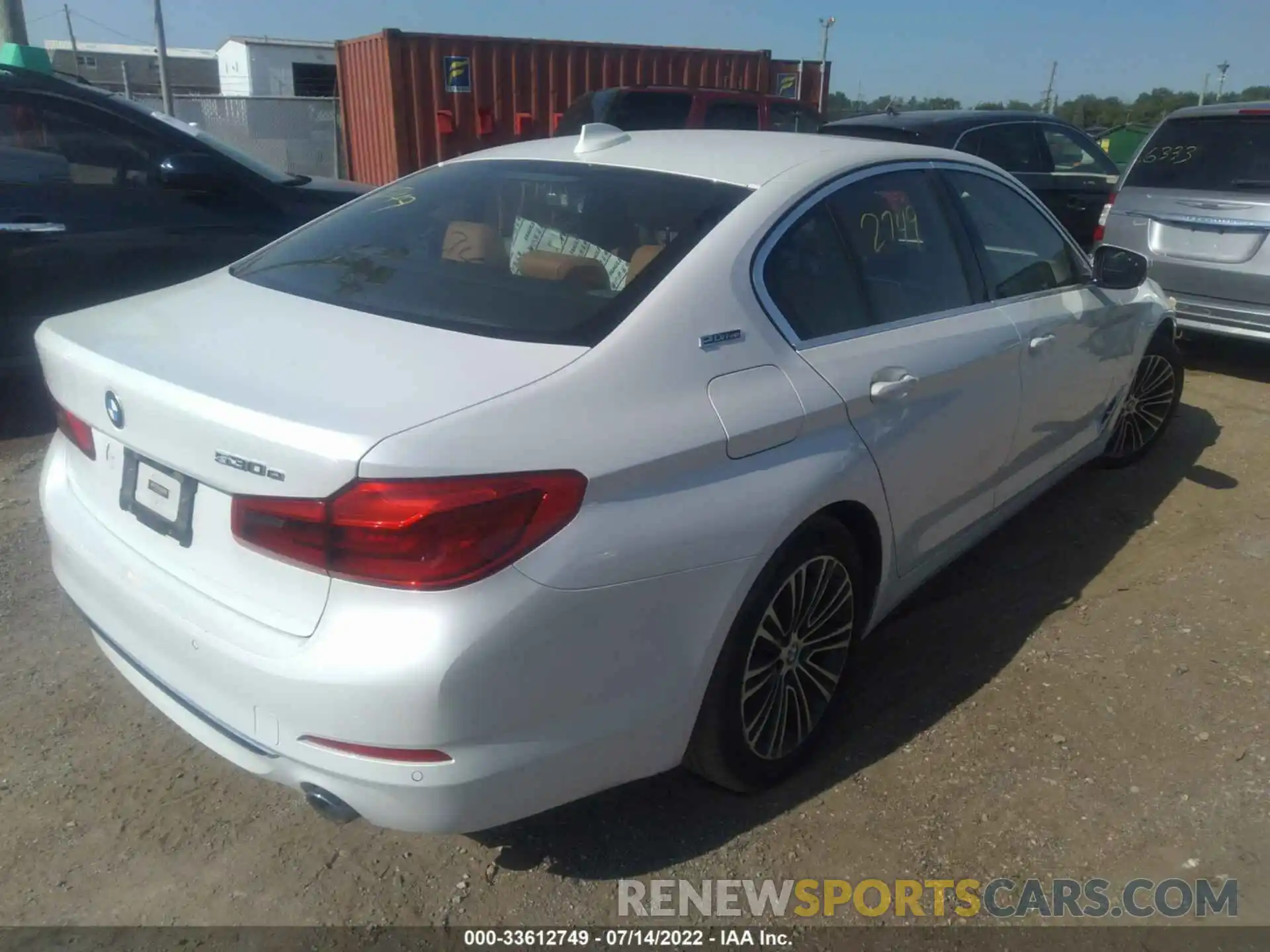 4 Photograph of a damaged car WBAJB1C50KB376293 BMW 5 SERIES 2019