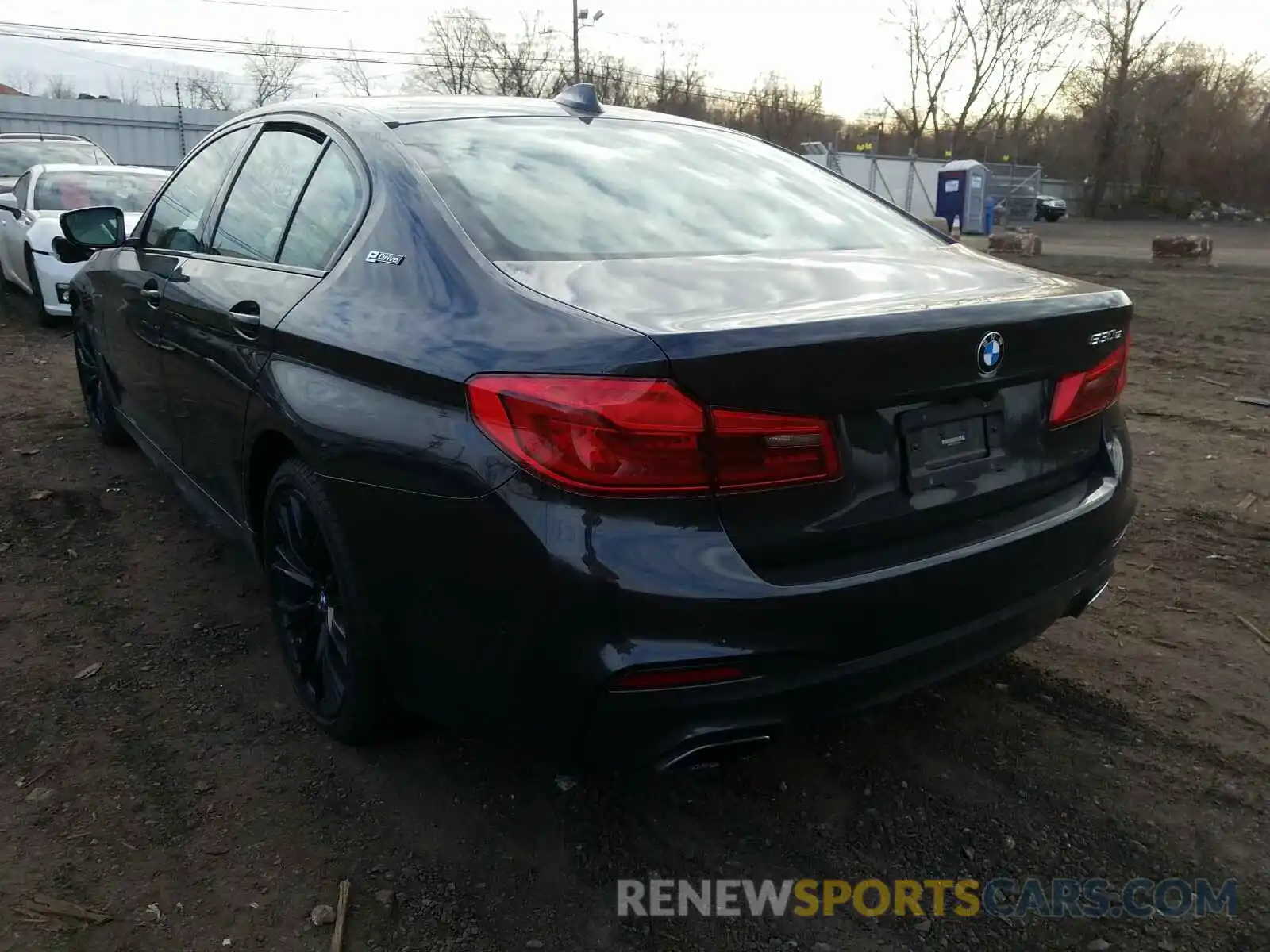 3 Фотография поврежденного автомобиля WBAJB1C51KB375671 BMW 5 SERIES 2019