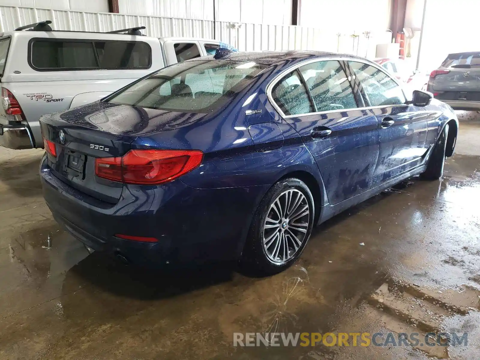 4 Photograph of a damaged car WBAJB1C51KB376691 BMW 5 SERIES 2019